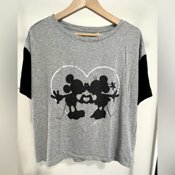 Uniqlo Women’s Grey and Black Disney Tshirt - Picture 1 of 3